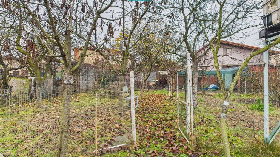 Două case pe un teren generos în Ghiroda - Poză 29