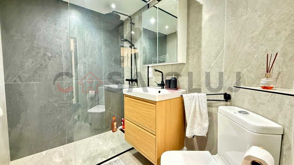 Apartament renovat, etaj intermediar, zona Năsăud - Poză 5