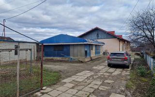 Se oferă spre vânzare / închiriere clădire cu spațiu comercial - Poză 22