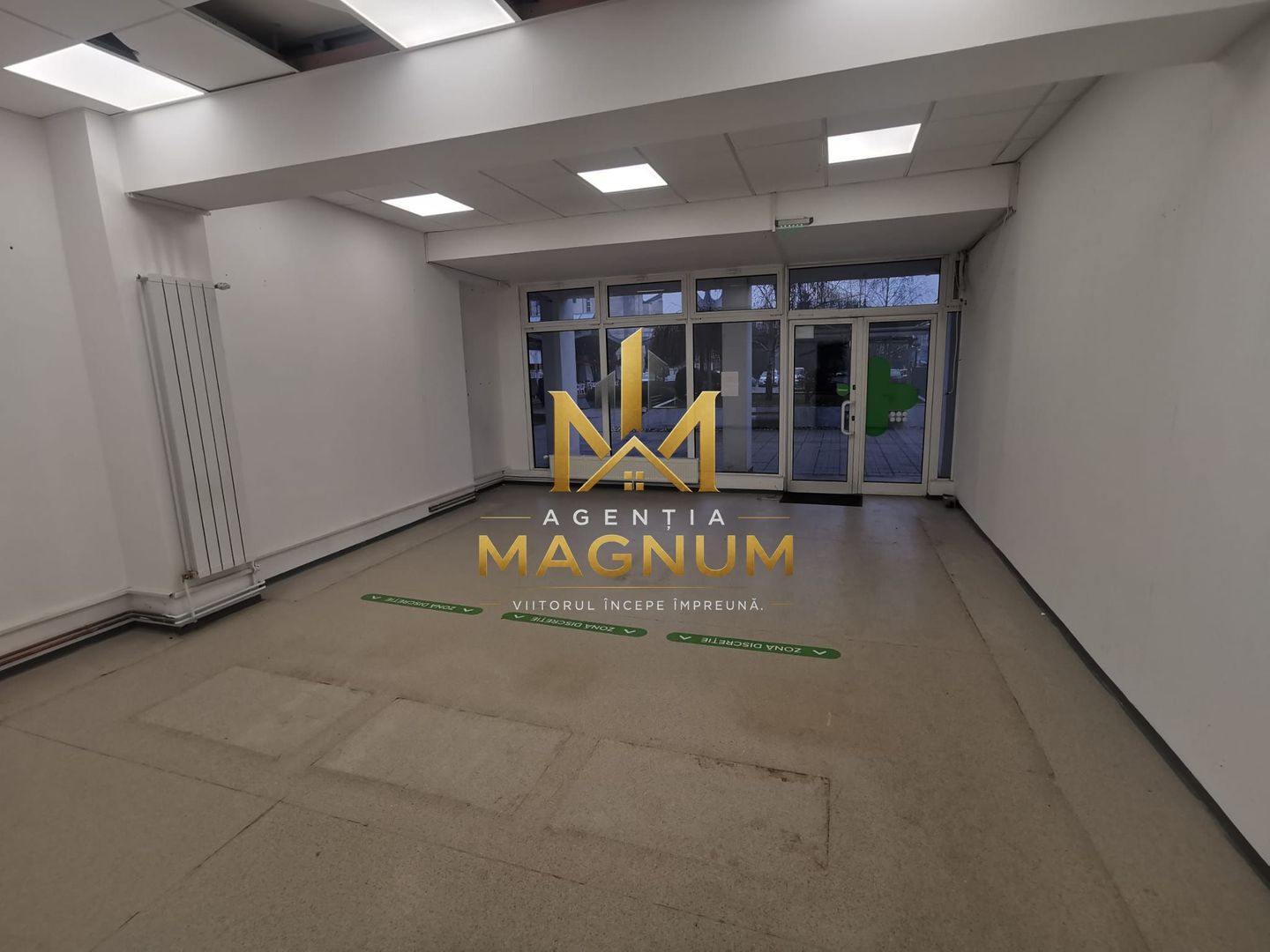 Spațiu comercial 150 mp | Vedere la parc | Vitrină 8 m | Vad intens - Poză 1