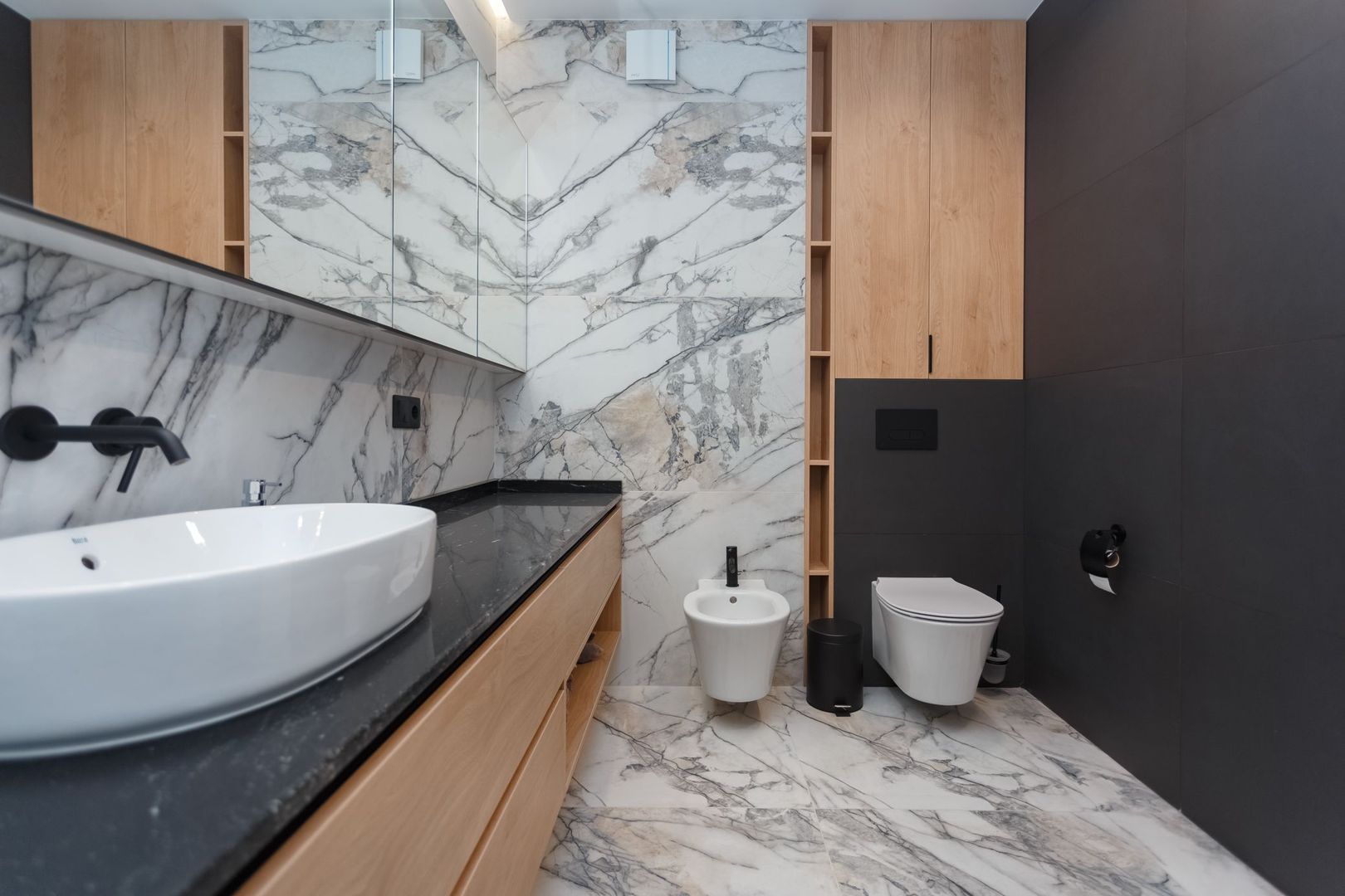De vânzare apartament, 2 dormitoare, str. Teatrală 3, Centru. - Poză 18