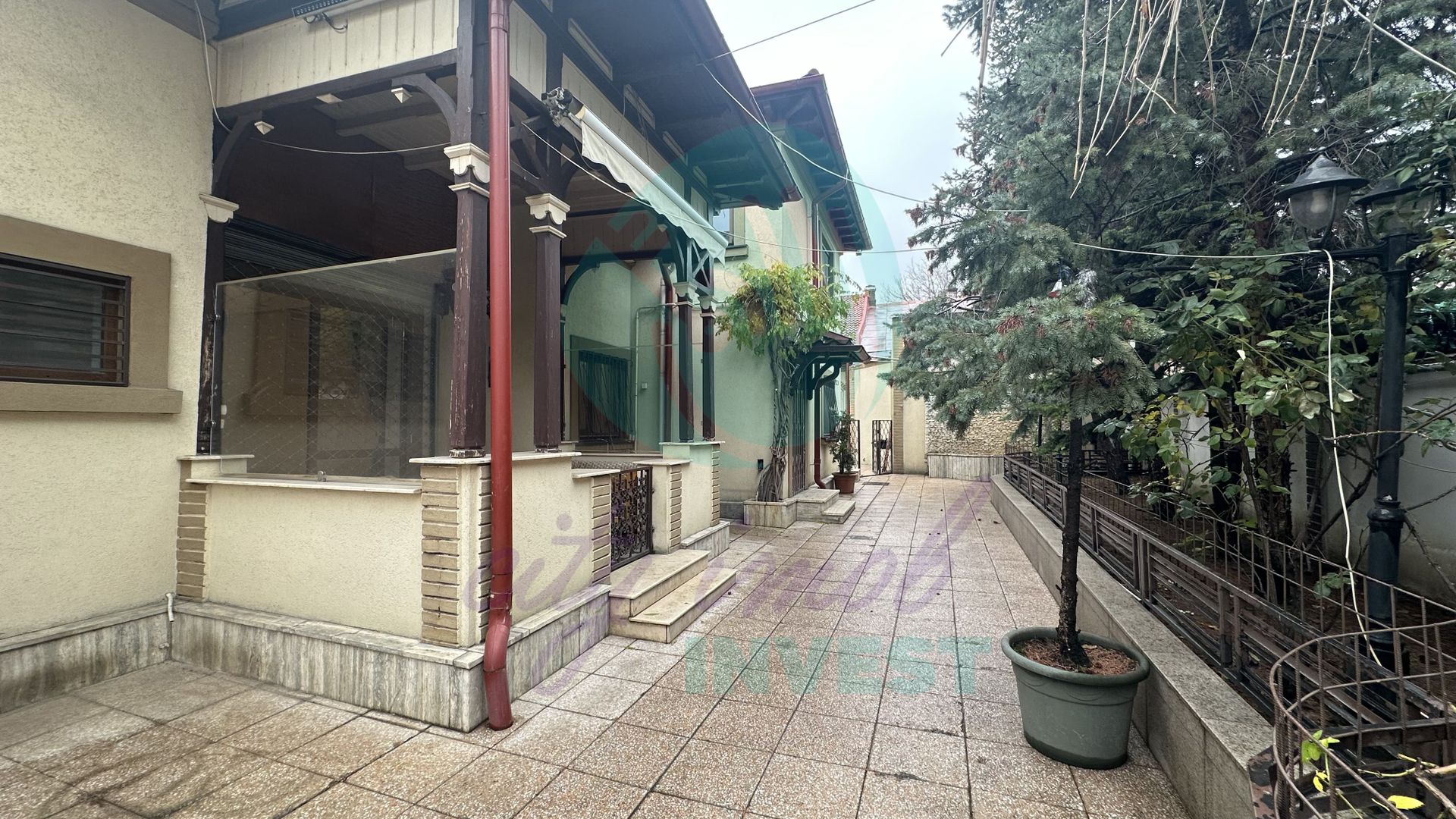 Casa formata din 2 corpuri cu TEREN 433 MP - Poză 1