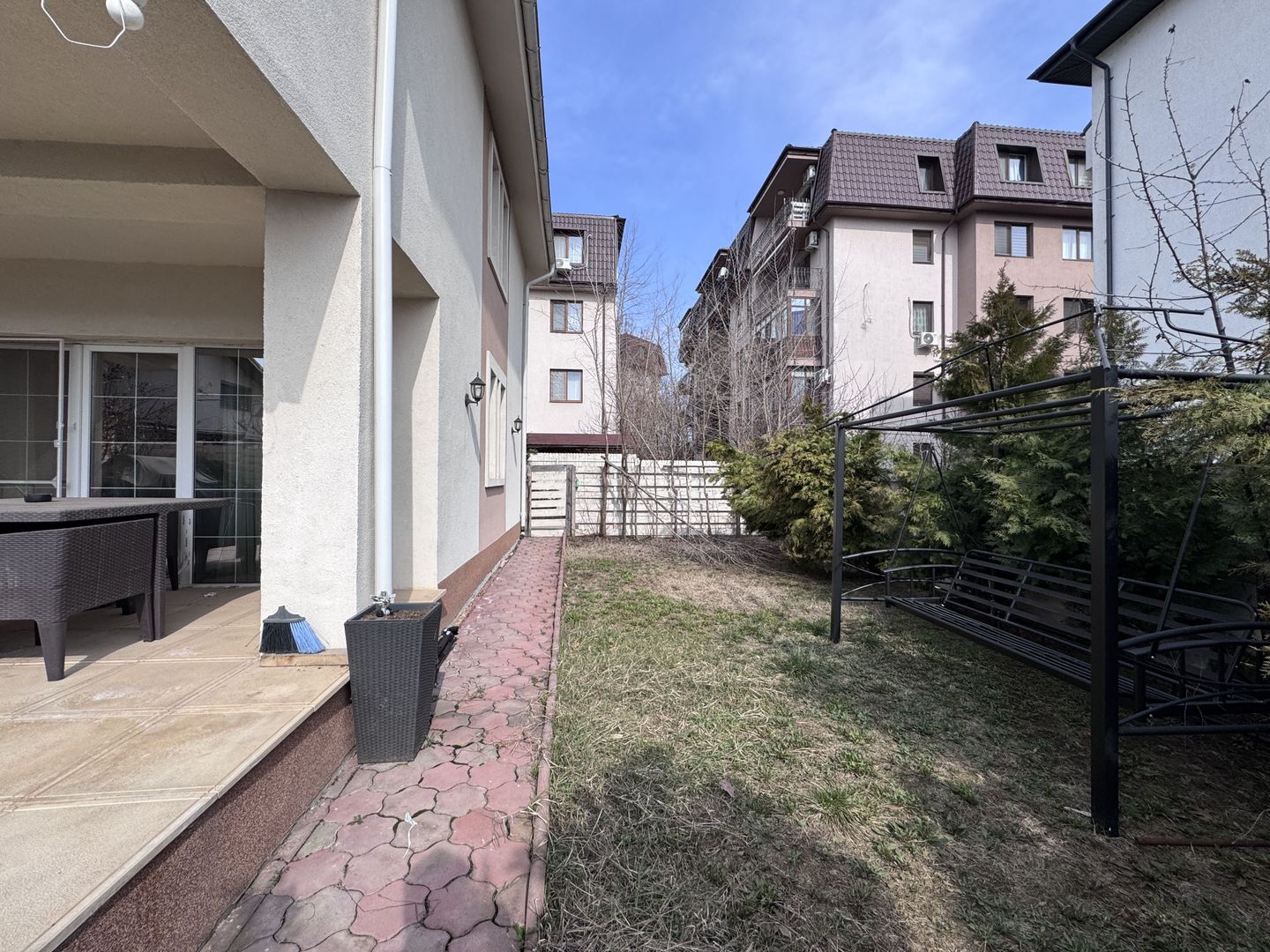 DOBROESTI - Ciresului | Vila tip Duplex - Curte + Parcari - Poză 8