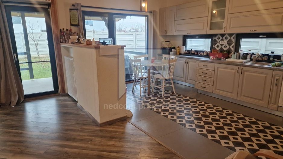 Vanzare Casa Individuala cu 700mp teren - Stefanestii De Sus - Poză 8