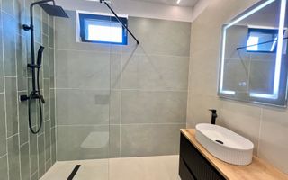 Vilă **6 camere  **451mp // Zona Iancu Nicolae - Poză 94