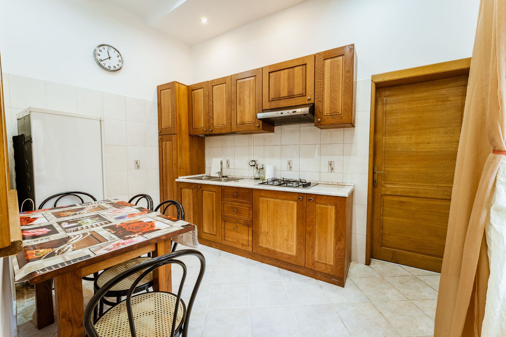 Apartament ultracentral de închiriat - Poză 2