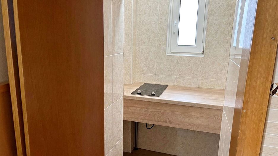 Zona Piața Unirii-Poarta Schei apartament spațios, mobilat complet - Poză 13