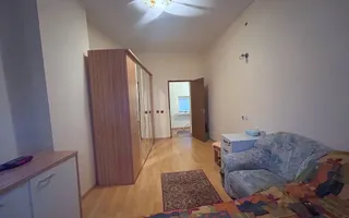 Casa de vanzare 200 mp cu spatiu comercial la parter, strada Lunga - Poză 12
