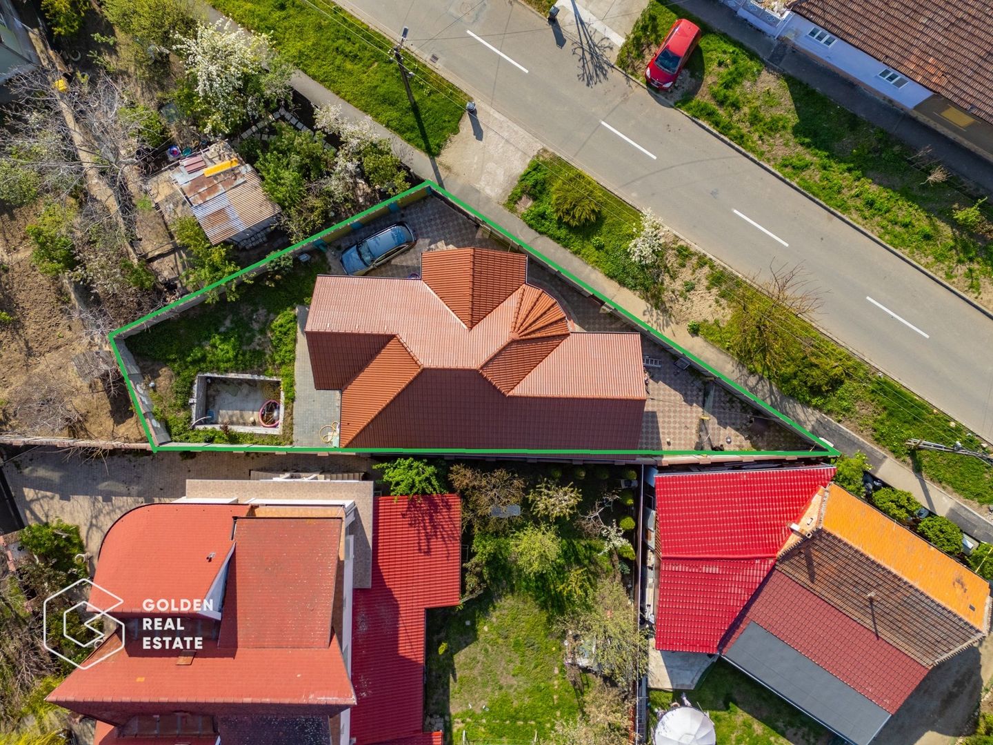 Casa spatioasa cu piscina si teren generos in Bujac - Poză 19