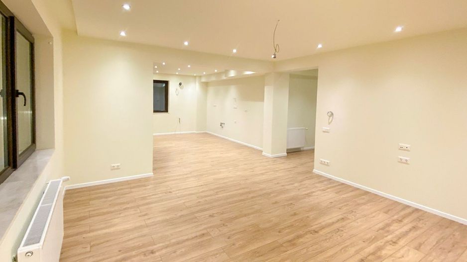 Vânzare vilă 8 camere | Grădină 500mp | 3 locuri de parcare - Poză 12