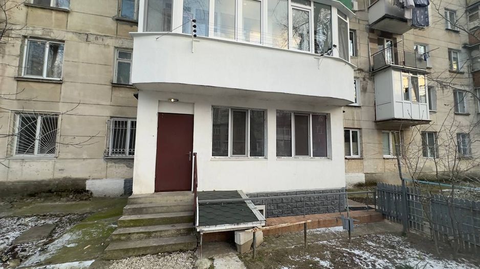 De vinzare apartament Riscani in spatelele CC Soiuz - Poză 1