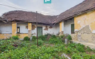Casă în centrul localității Dezna, județul Arad - Poză 12