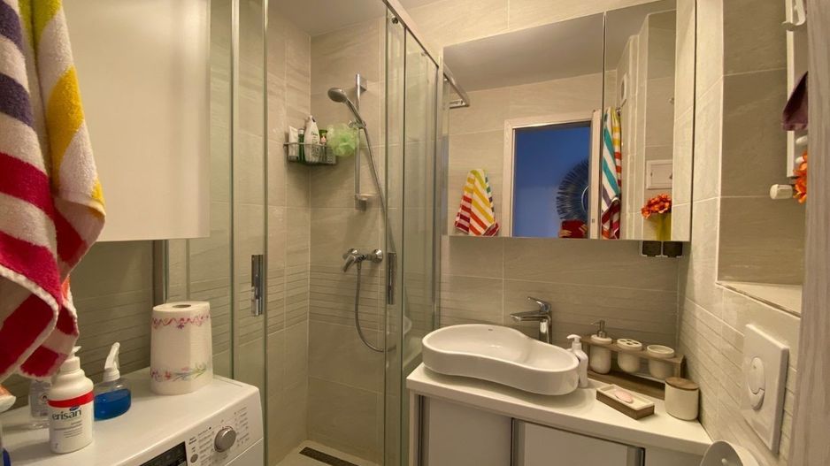 Apartament complet mobilat și utilat, cu acces imediat la metrou - Poză 4