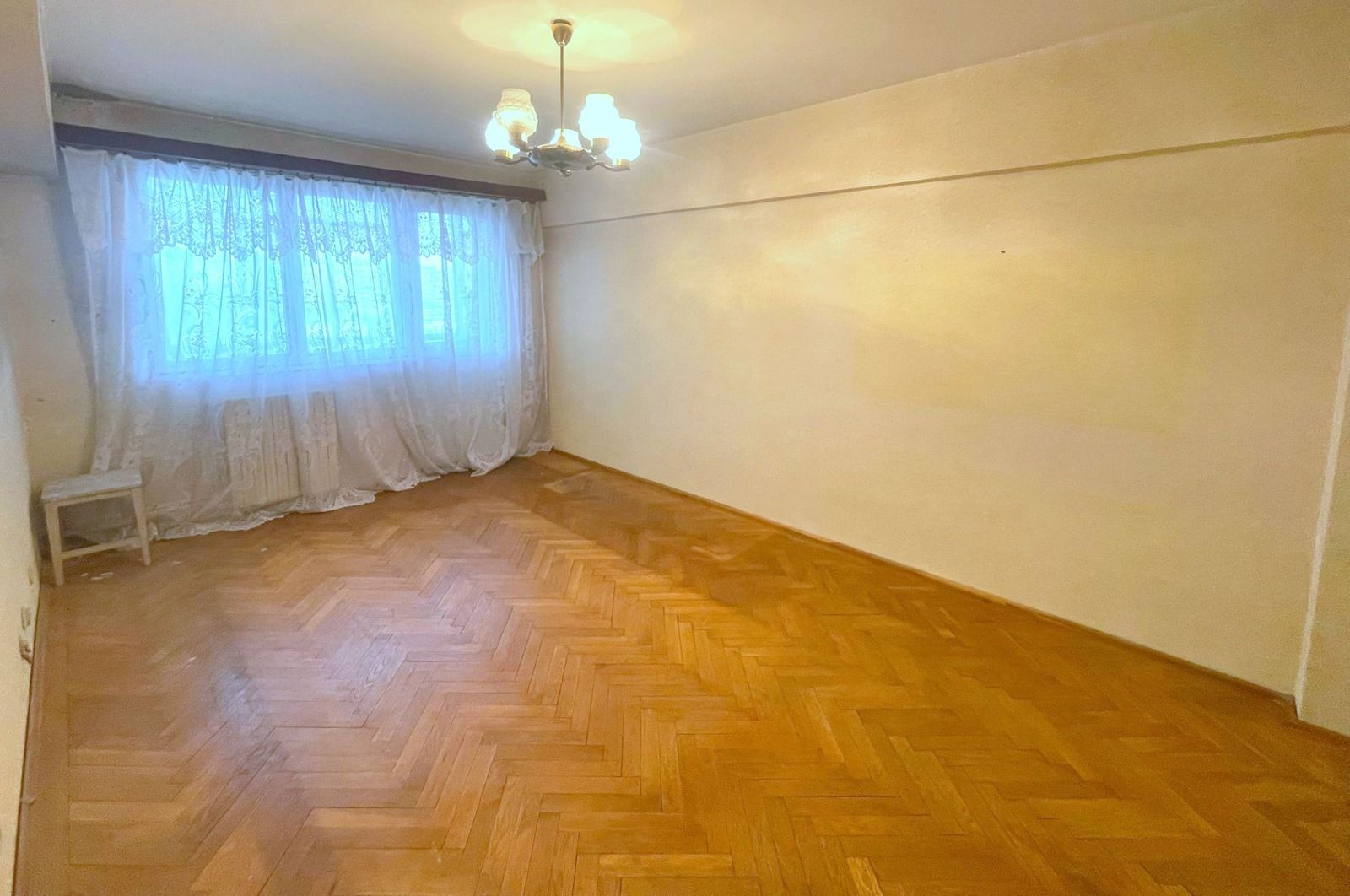 De vanzare – Apartament 3 camere   -R-uri -  Mazepa 1 - Poză 11