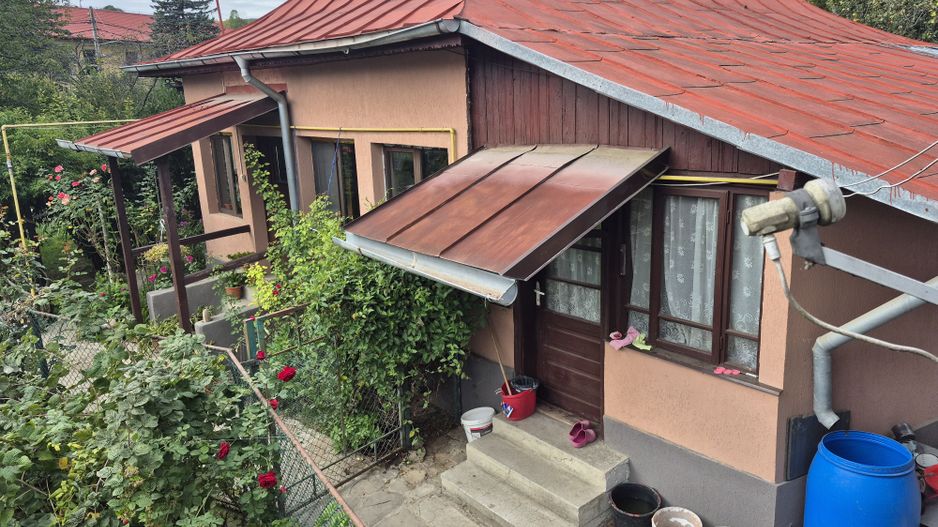 Vila 4 camere + teren 818 mp central Provita de Sus (lângă școală) - Poză 1