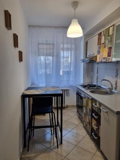 De inchiriat Apartament 2 Camere Piata Romana - Metrou - Poză 6