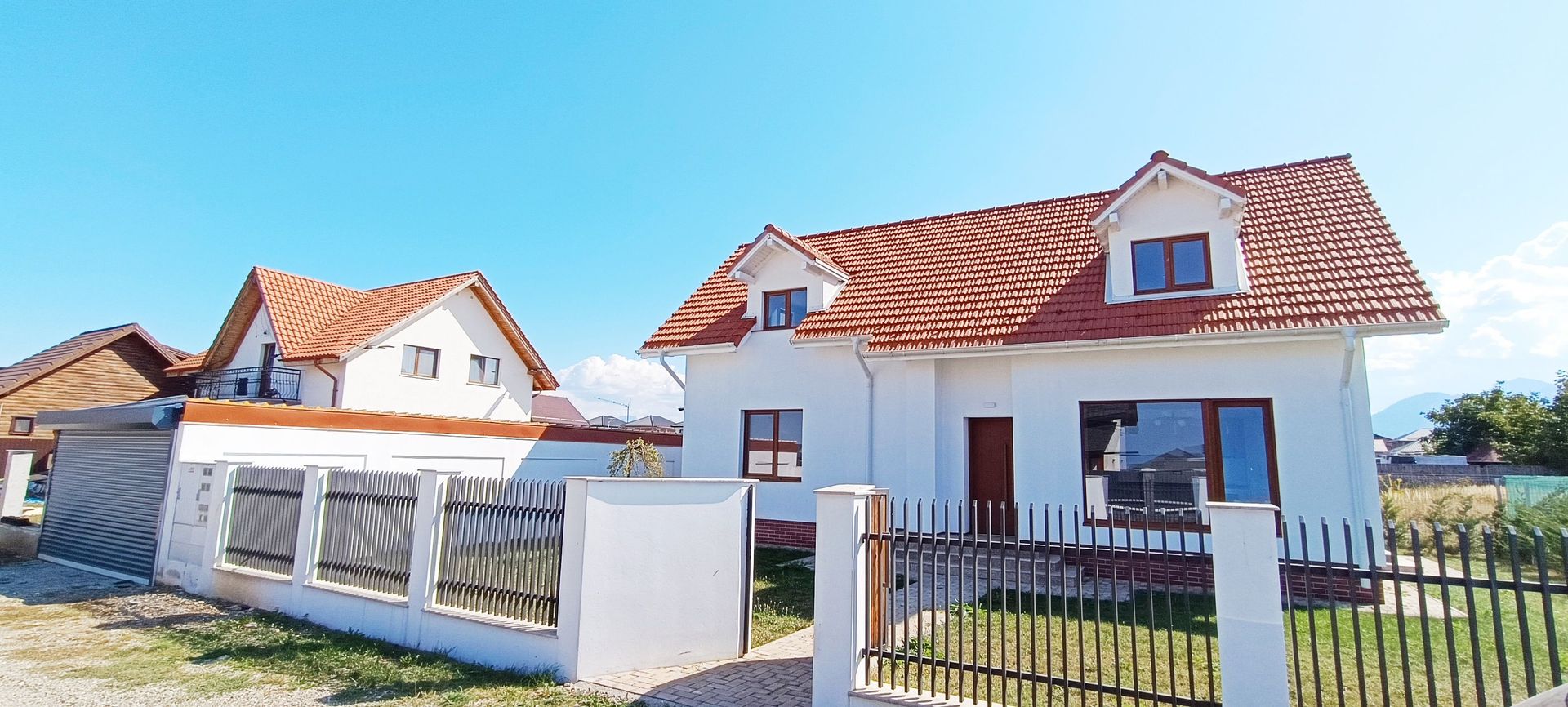 Vila cu stil in Izvor-Tarlungeni - Poză 2