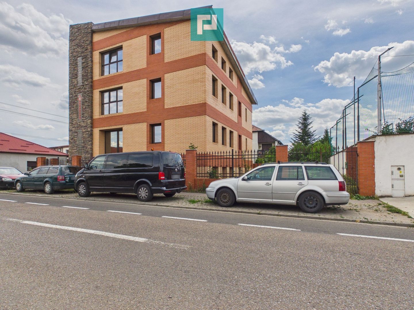 Clădire comercială în zona Grădiște - Poză 4