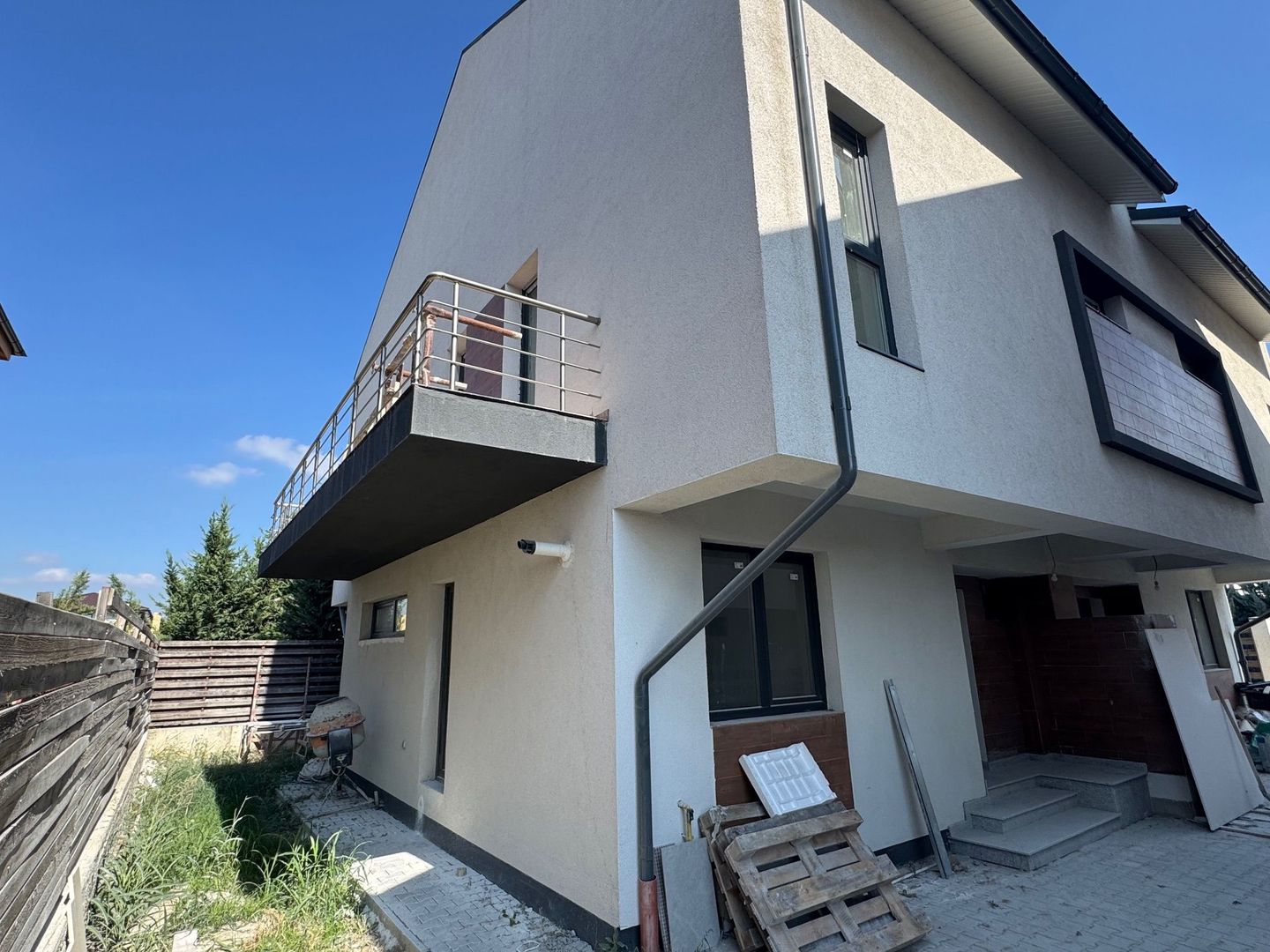 Vila Otopeni moderna, TOATE utilitatile, MANSARDA | 0% comision - Poză 1