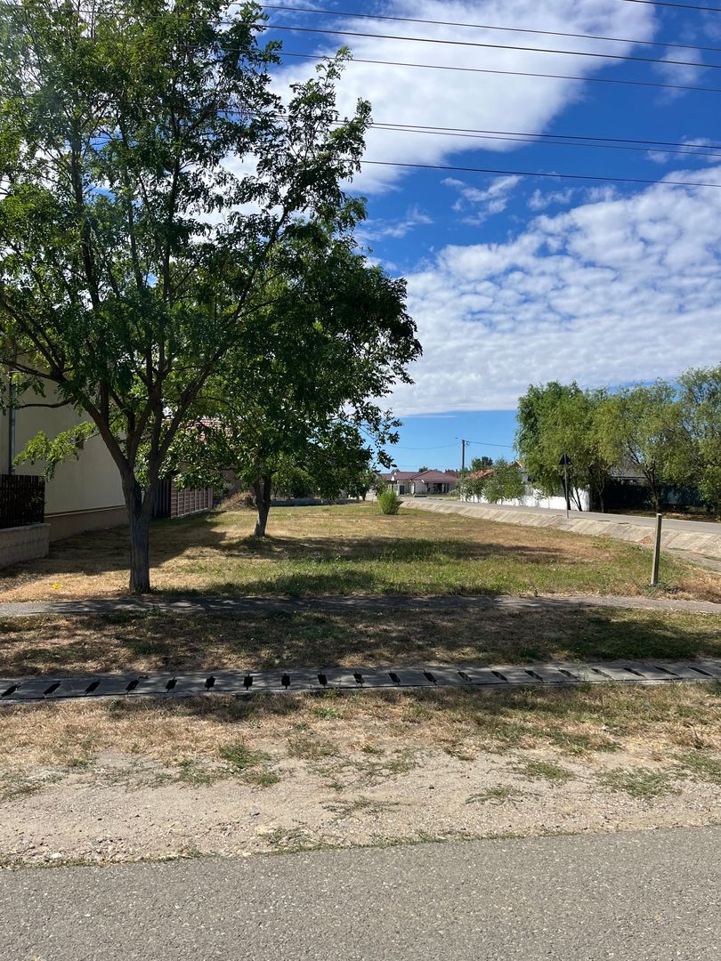 Teren intravilan de vanzare in Marghita – 800 mp, 2 fronturi stradale - Poză 3