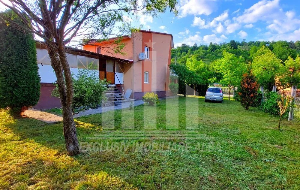 Casa individuala la tara - Poză 1