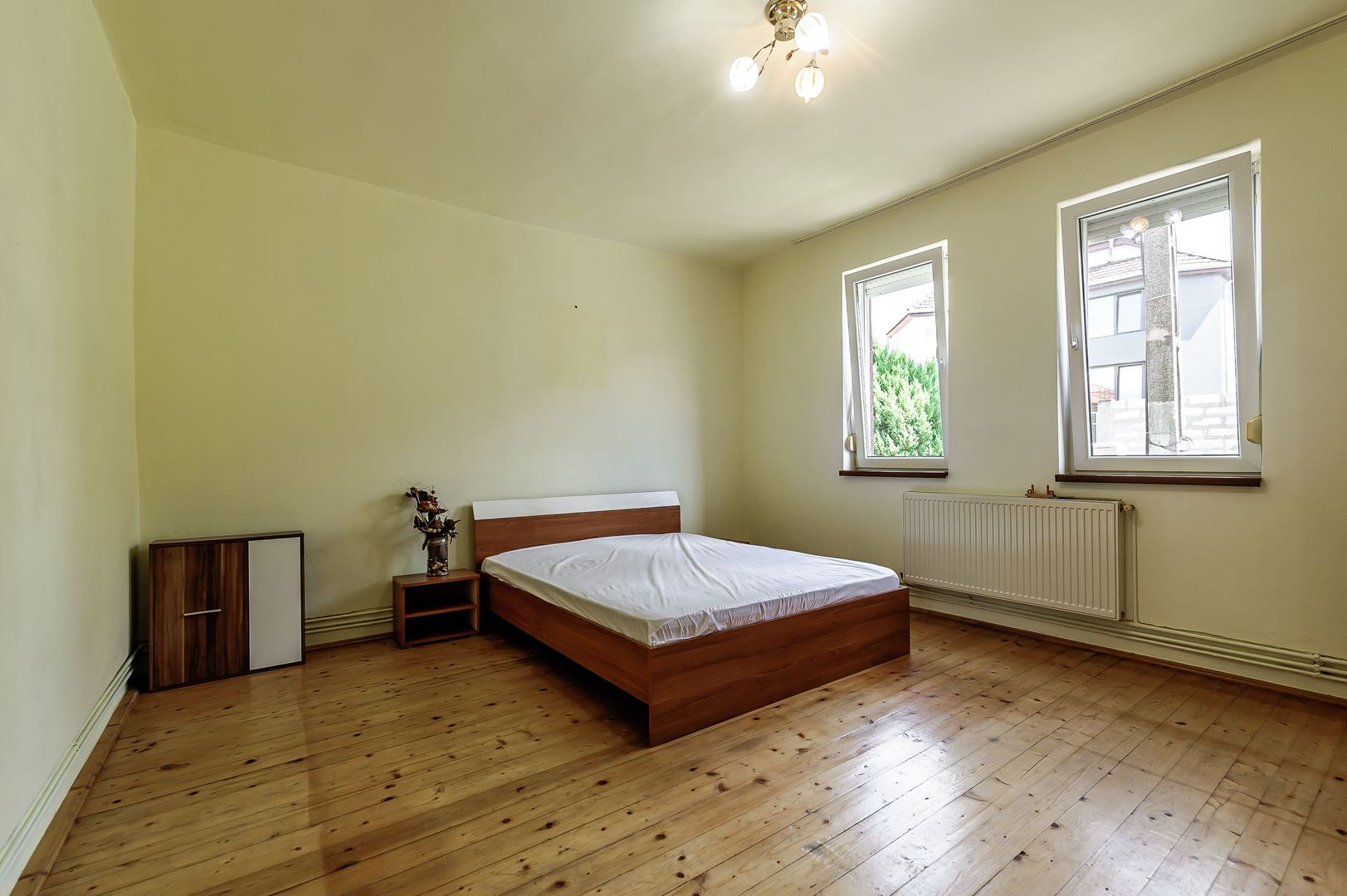 Vandut Casa cu teren generos la pret de apartament in Gradiste - Poză 4