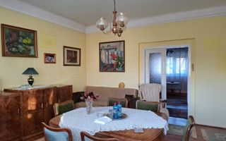 Apartament cu 3 camere si garaj in zona centrală - Poză 2