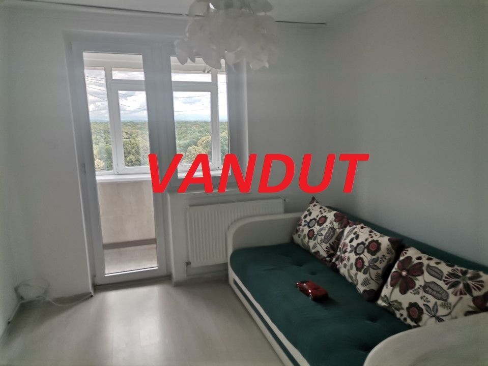 Vanzare apartament 3 camere, decomandat, Trivale - Poză 1