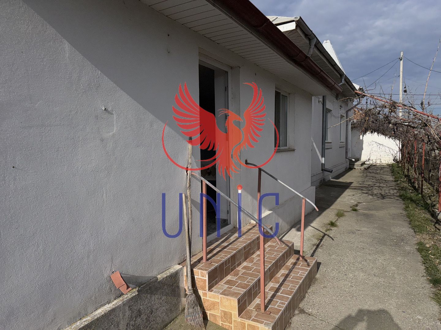 Casa situata in orasul Bals! - Poză 23