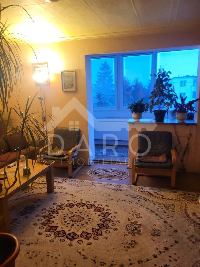 Vând apartament cu 3 camere în Dambu - Poză 1