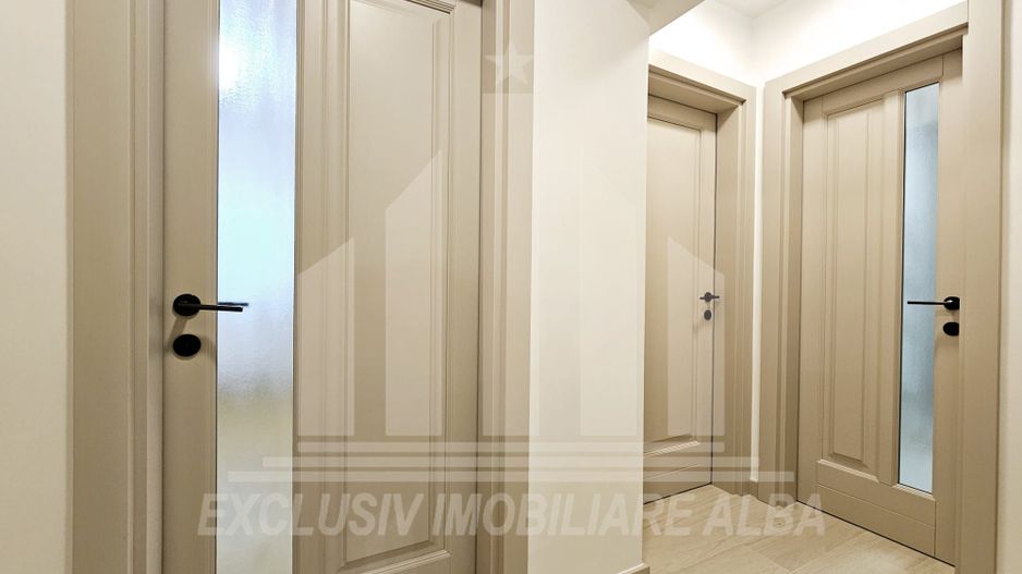 Apartament cu 3 camere decomandate, Cetate - Poză 5