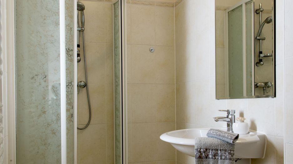 Generoasa si spatioasa - Poză 32