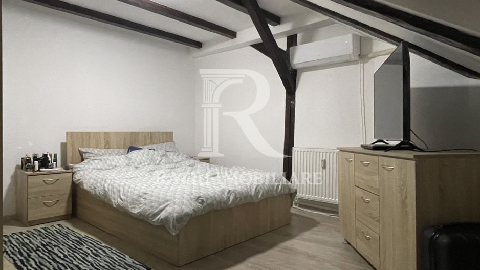 Apartament cu 1 camera | Mansarda | Central | Oradea - Poză 1