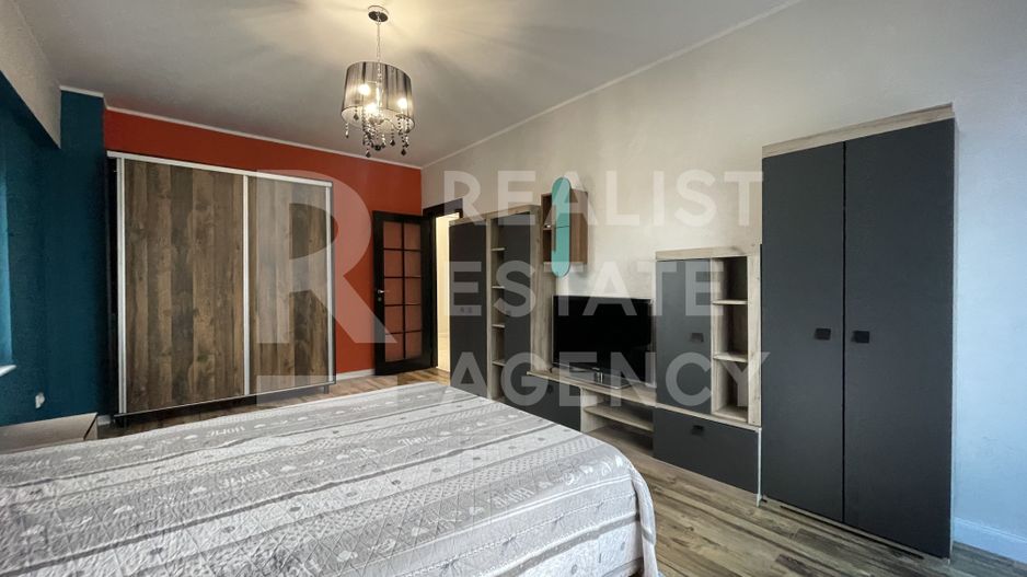 Închiriere apartament 2 camere, 2 locuri de parcare, Royal Town, Iași - Poză 1