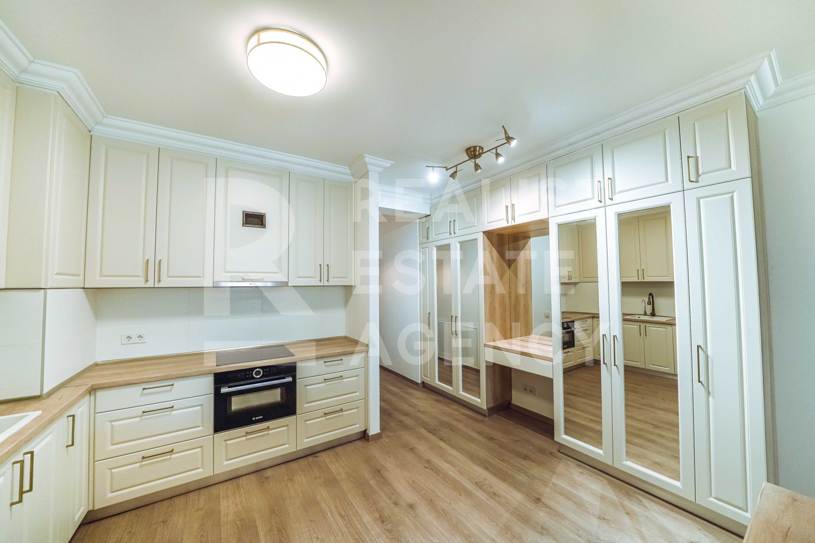 Apartament 2 camere Mobilat si Utilat, Design Exclusiv, Piața Unirii - Poză 6