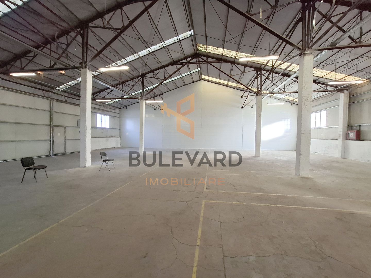 Hala / Spatiu industrial de inchiriat + 30 mp birou +10 parcari - Poză 1