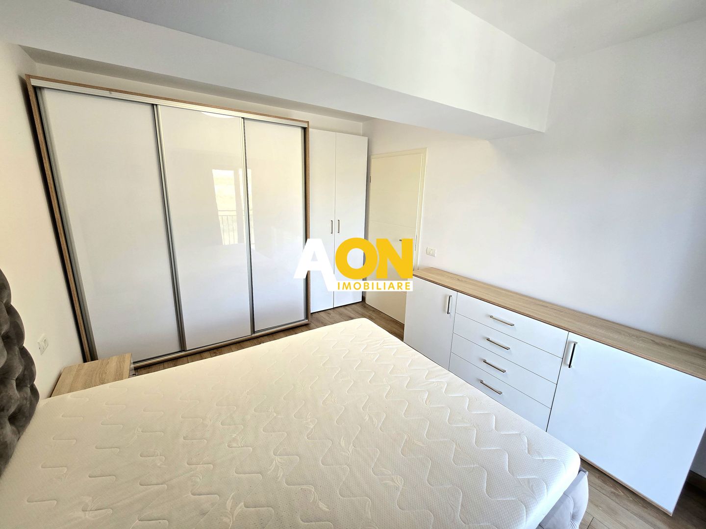 Apartament cu 2 Camere, Bloc Nou, Etaj Intermediar, Zona Schit - Poză 5