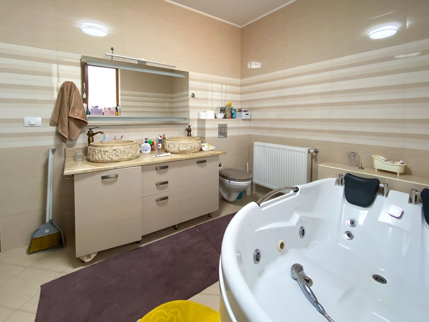 Descoperă Eleganța și Rafinamentul: Vila de Vis pe un lot generos - Poză 25