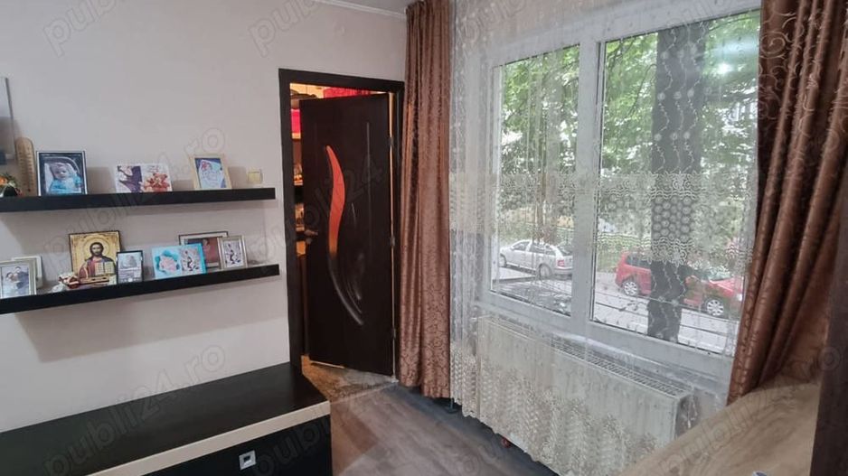 De vanzare apartament cu 3 camere - Poză 7
