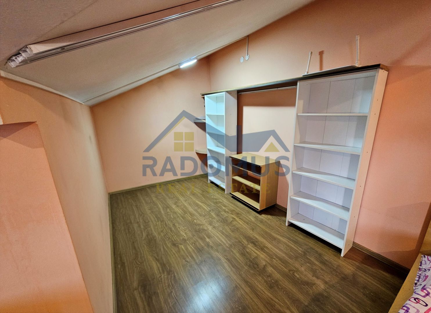 Vilă spațioasă, central, ideală pentru activități comerciale/birouri - Poză 20