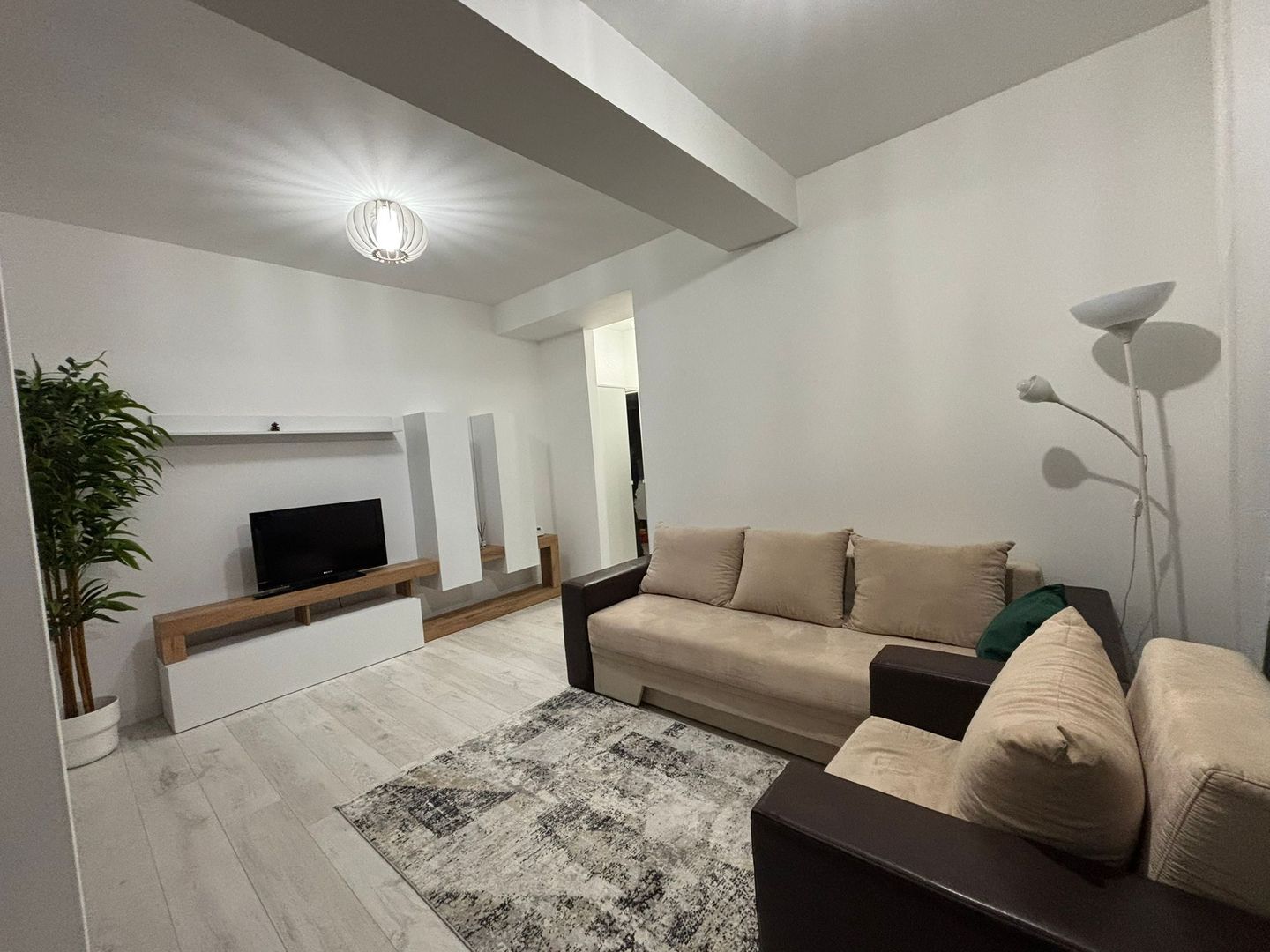 AP. 2 CAMERE TITAN, PRIMA INCHIRIERE, BLOC NOU, METROU 10 MINUTE - Poză 1