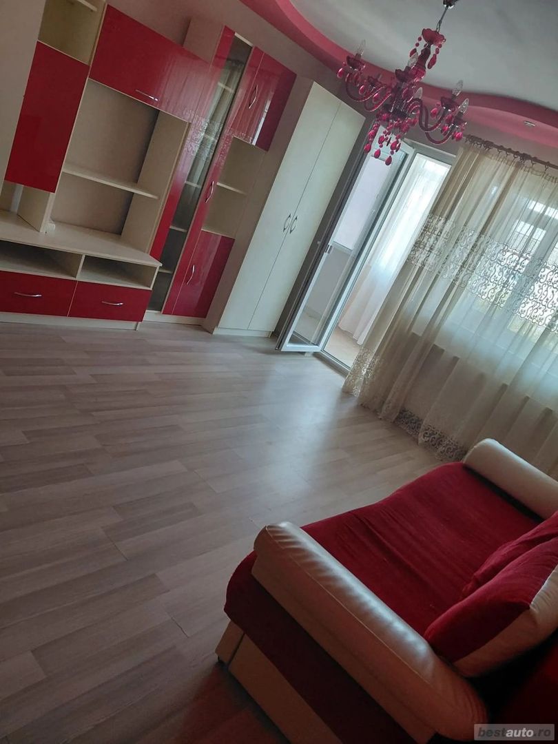 BRASADAS vinde ap 2 cam etaj 4/4 în Micro 16 - Poză 1