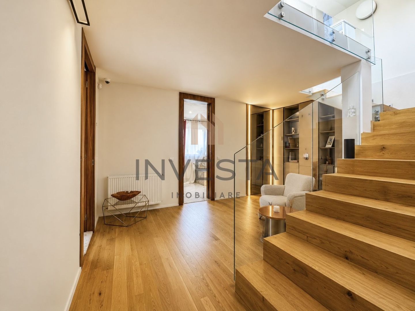 Casa individuala 4 camere si 2 terase de inchiriat in Andrei Muresanu - Poză 21