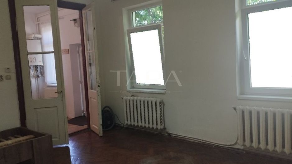 Apartament cu 1 Cameră și Curte – Gruia, Zonă de Case - Poză 1