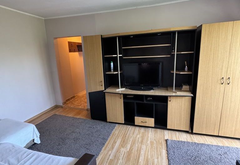 vand apartament in zona Dacia, strada Dropiei - Poză 3