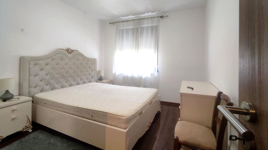 Inchiriem apartament 2 camere spatios intr-un bloc tip vila zona Tractorul - Poză 6