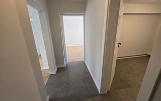 Apartament 3 Camere,  2 Bai, Etaj 1, Complet Renovat, Cetate - Poză 2