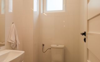 Casa insiruita cu finisaje de lux in cartierul Europa - Poză 7