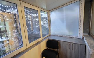 Apartament cu 3 camere de inchiriat la Et.2 intr-un Bloc din Traian - Poză 14