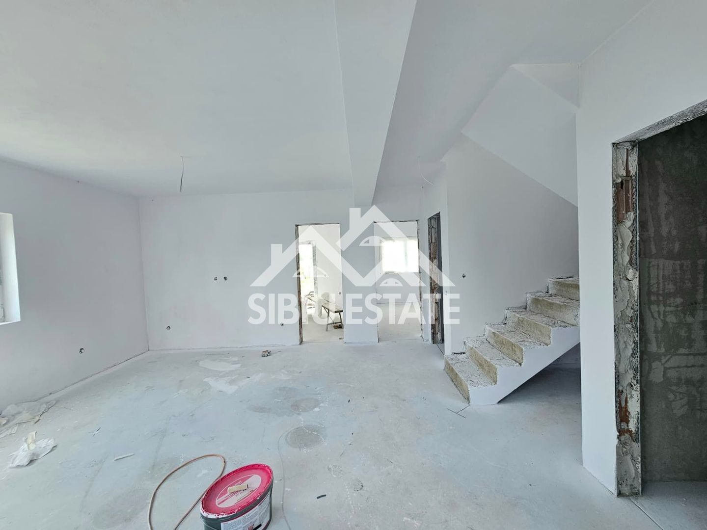 Casa unifamilala 5 camere curte proprie  Sura Mica zona Penny - Poză 18
